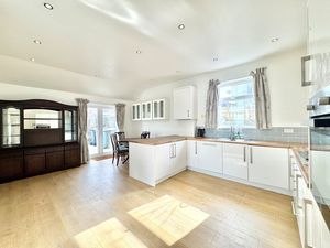 Photo 19- click for photo gallery